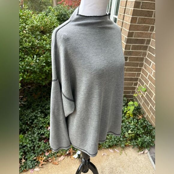 Chicos Zenergy Gray Sweatshirt size 3P or LP - Picture 6 of 6